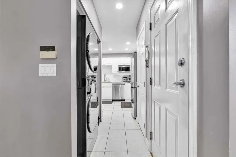 59 13918 58 AVENUE - photo 2 of 25