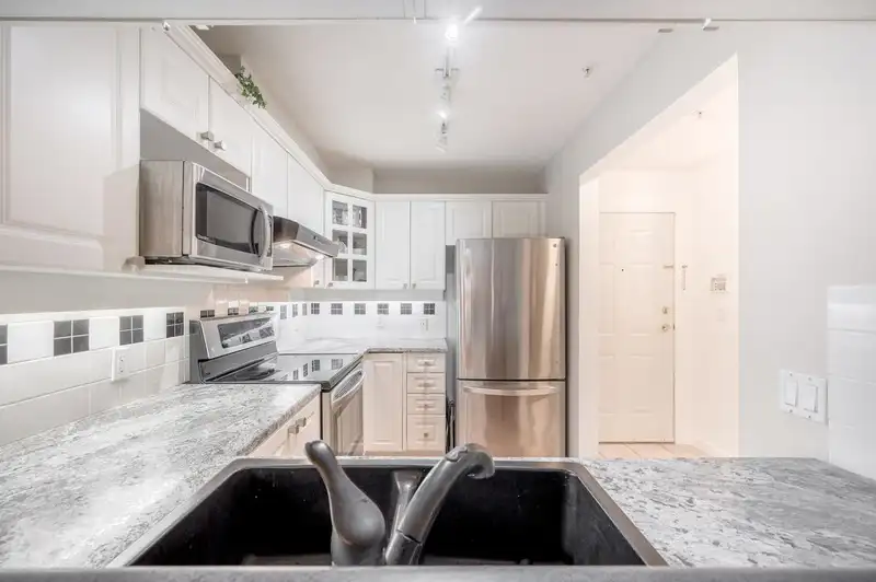 227 5500 ANDREWS ROAD - photo 3 of 25