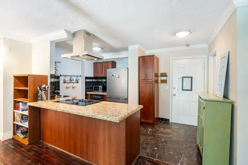 229 202 WESTHILL PLACE - photo 4 of 40