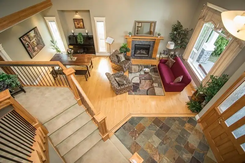 13332 MCCAULEY CRESCENT - photo 3 of 40