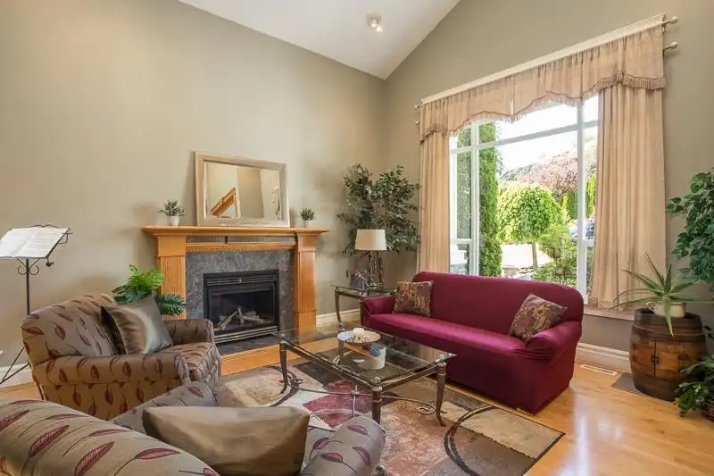 13332 MCCAULEY CRESCENT - photo 4 of 40