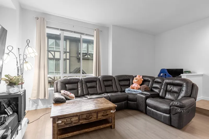 31 10388 NO. 2 ROAD - photo 4 of 25