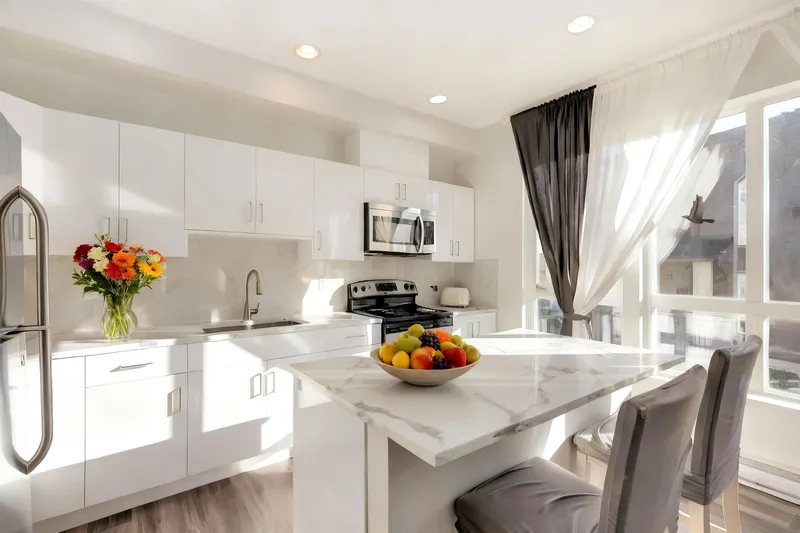 50 160 PEMBINA STREET - photo 3 of 18