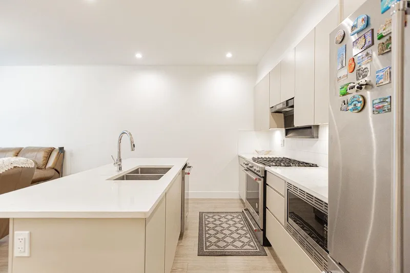 152 16433 19 AVENUE - photo 1 of 25