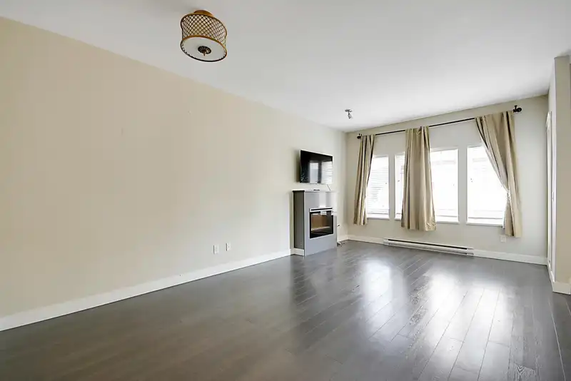 11 13864 HYLAND ROAD - photo 2 of 31