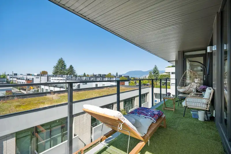 510 4427 CAMBIE STREET - photo 1 of 31