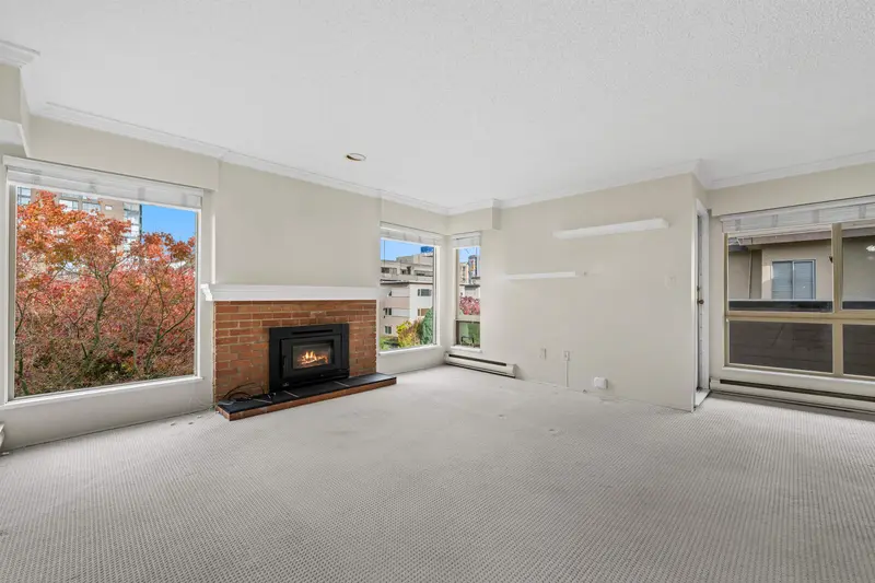 306 1260 W 10TH AVENUE - photo 1 of 14