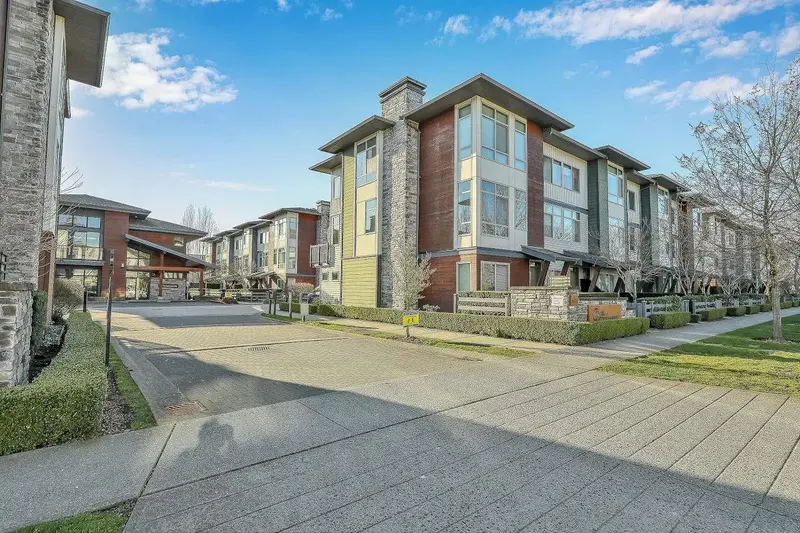 7 8473 163RD STREET - photo 1 of 25