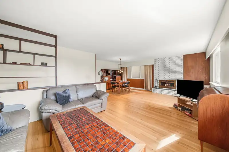 1560 BURRILL AVENUE - photo 1 of 36