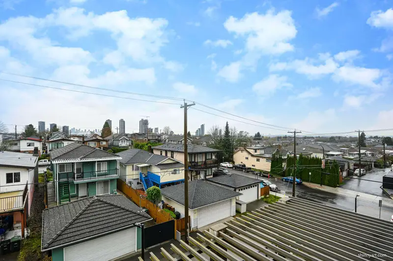 306 438 GAMMA AVENUE - photo 3 of 19