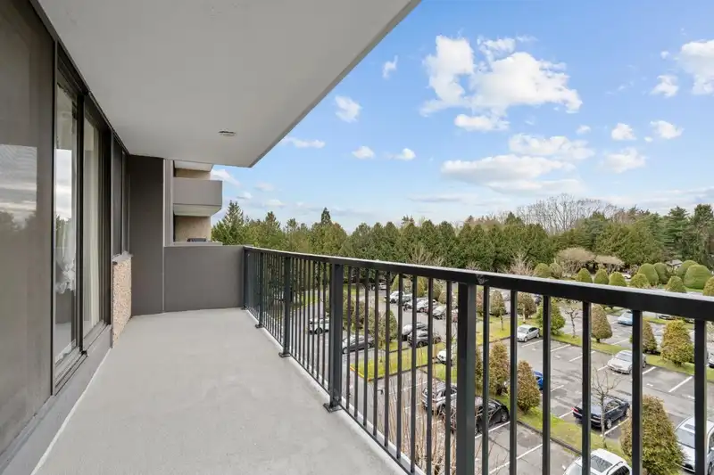 510 9320 PARKSVILLE DRIVE - photo 2 of 21