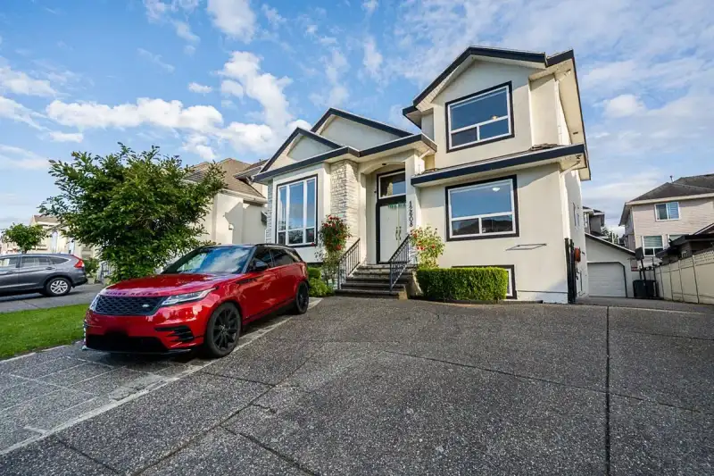 12608 67A AVENUE - photo 1 of 39