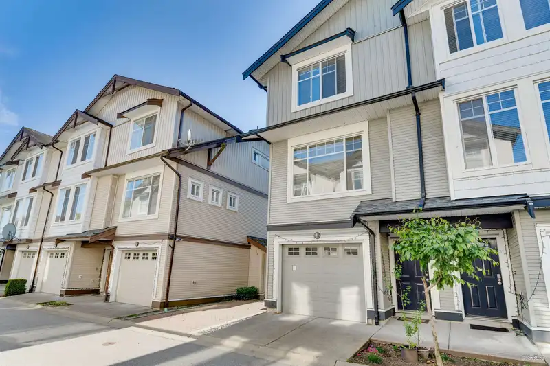 55 7156 144 STREET - photo 2 of 28