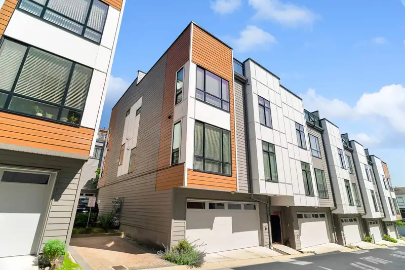 128 16433 19 AVENUE - photo 1 of 32