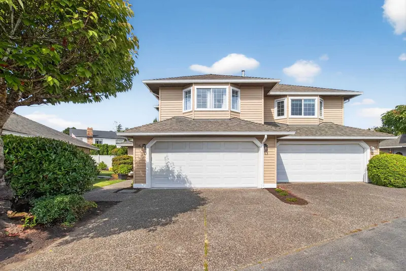 116 15121 19 AVENUE - photo 1 of 25