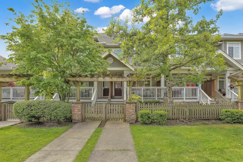 12 6852 193 STREET - photo 1 of 18