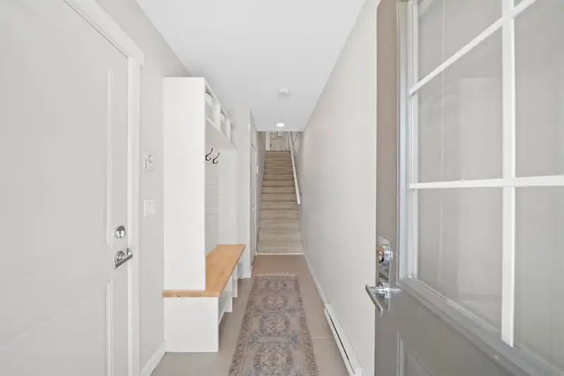 14 5551 ADMIRAL WAY - photo 4 of 40