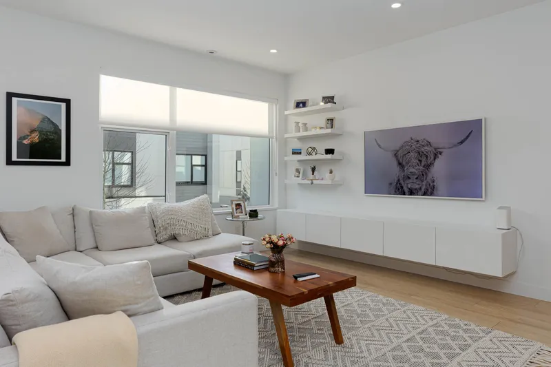 17 602 LILE DRIVE - photo 2 of 25