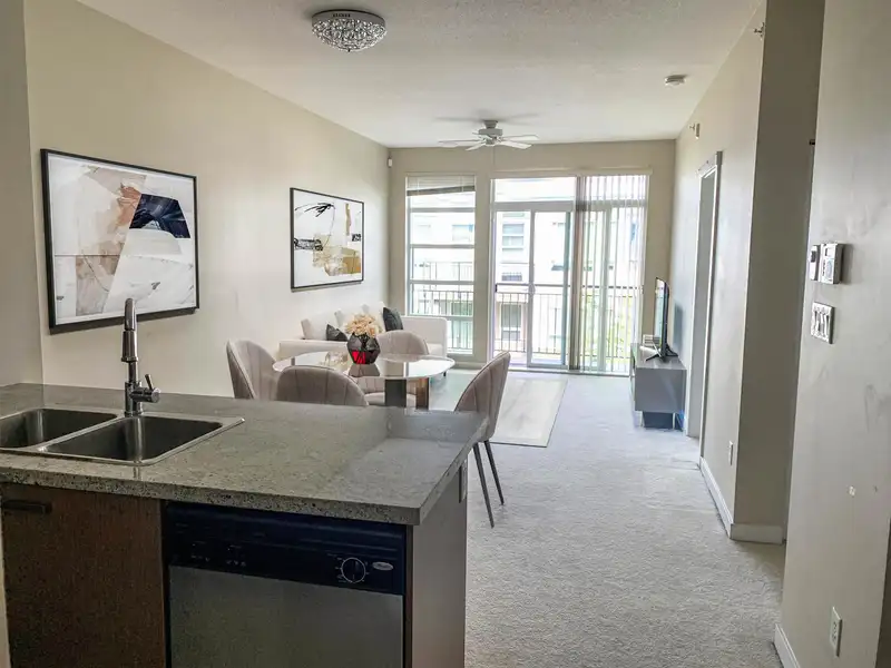 415 9399 TOMICKI AVENUE - photo 1 of 16