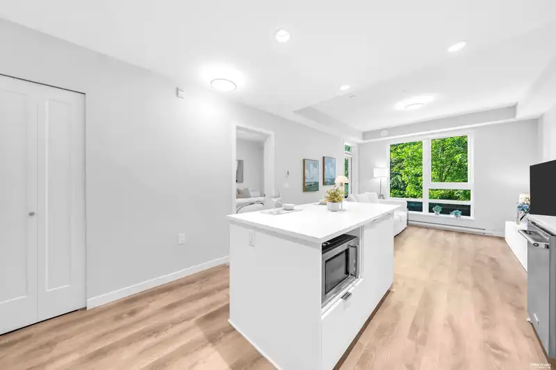 305 615 COTTONWOOD AVENUE - photo 2 of 32