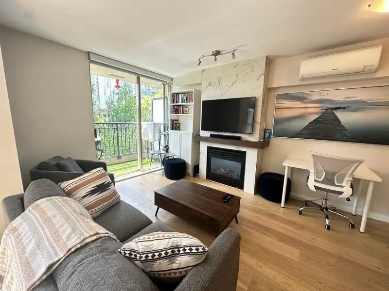 508 989 RICHARDS STREET - photo 4 of 12