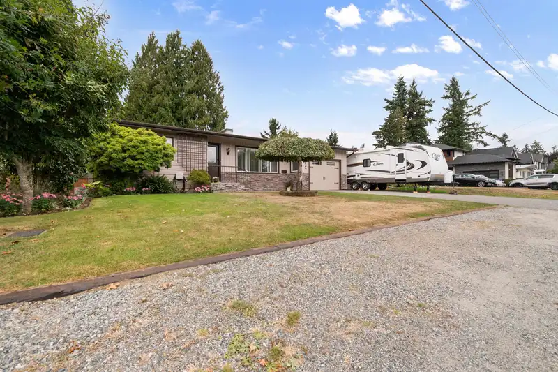 2339 ALDER STREET - photo 2 of 39