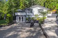 3870 EMERALD DRIVE - thumbnail 2