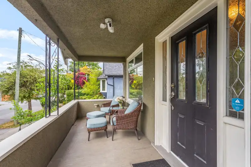4072 ONTARIO STREET - photo 2 of 32