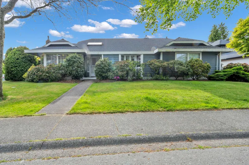 2151 148A STREET - photo 2 of 21