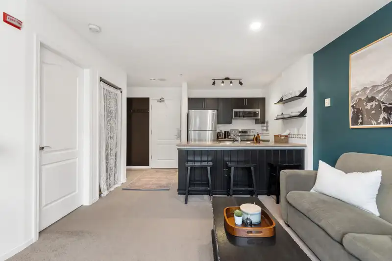 407 4314 MAIN STREET - photo 1 of 17