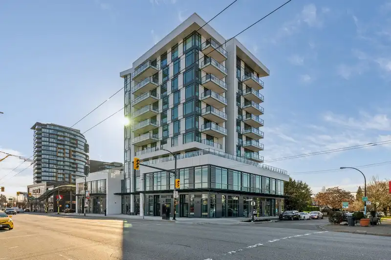 608 8415 GRANVILLE STREET - photo 1 of 9