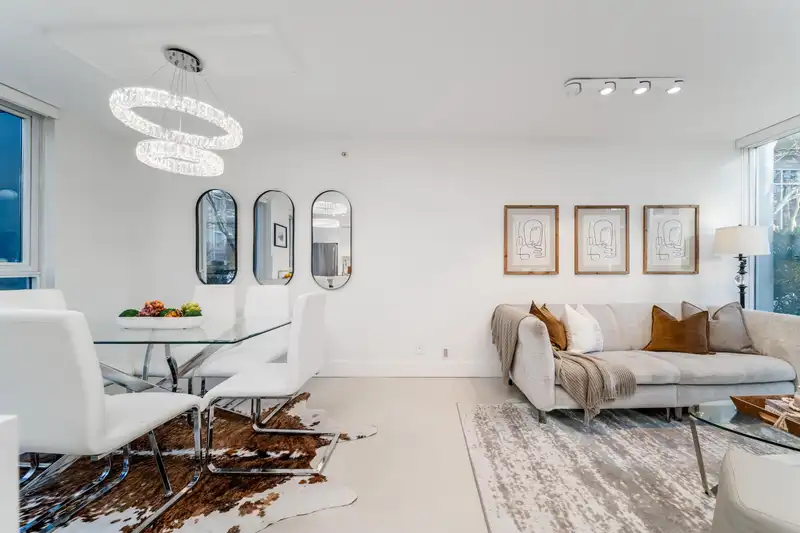1018 RICHARDS STREET - photo 1 of 40