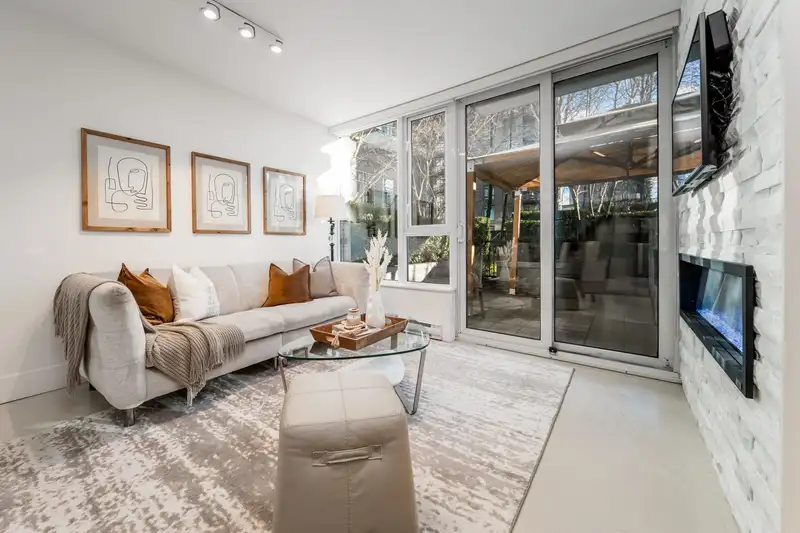 1018 RICHARDS STREET - photo 2 of 40