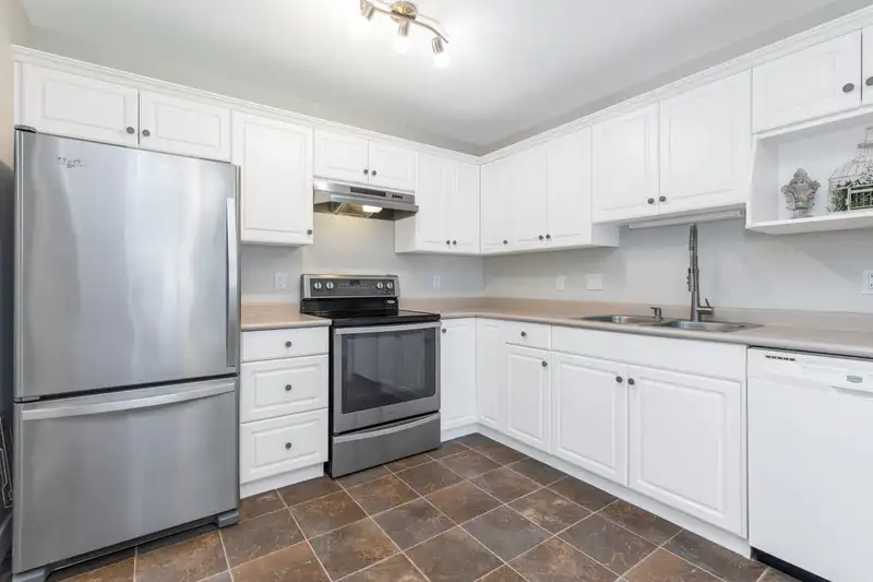 411 32085 GEORGE FERGUSON WAY - photo 4 of 34