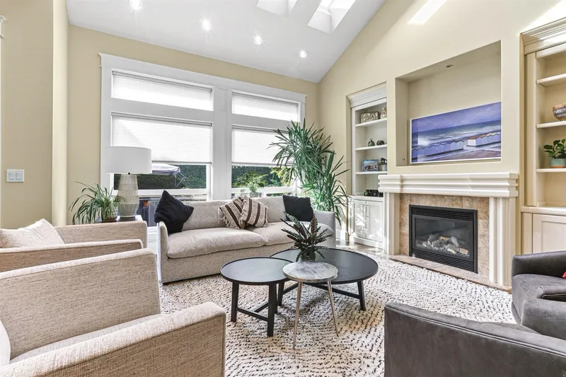 2767 162 STREET - photo 4 of 25