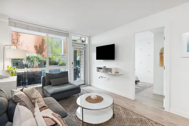107 128 E 8TH STREET - photo 3 of 39