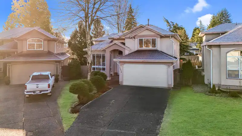 15878 99A AVENUE - photo 1 of 31
