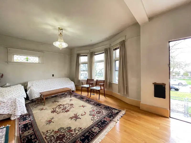 2250 E PENDER STREET - photo 4 of 26