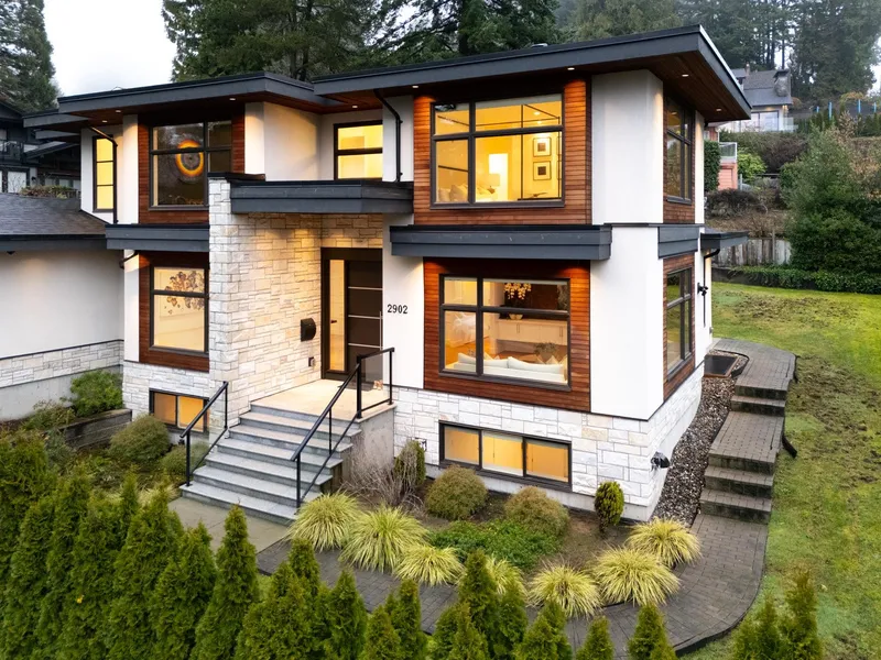 2902 ST. ANDREWS AVENUE - photo 2 of 25