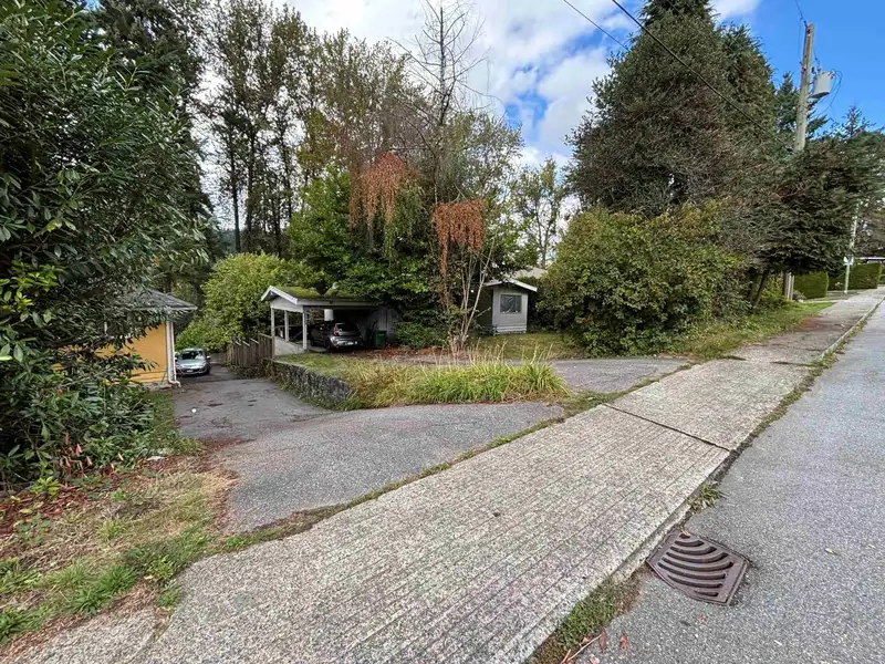 2529 LARKIN COURT - photo 4 of 4
