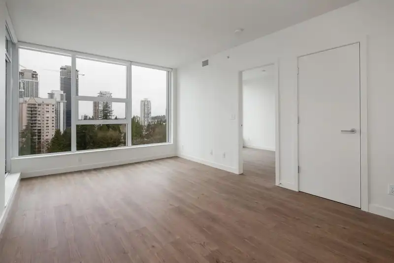 1306 595 AUSTIN AVENUE - photo 2 of 23