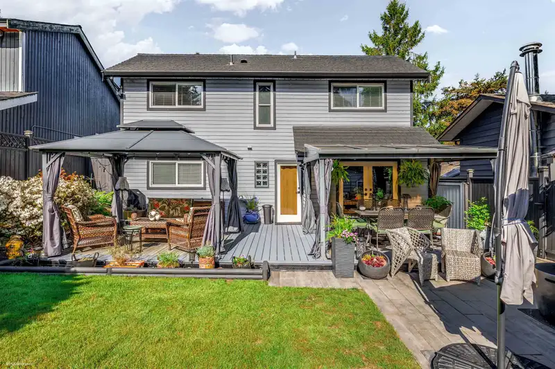 11970 STAPLES CRESCENT - photo 3 of 39