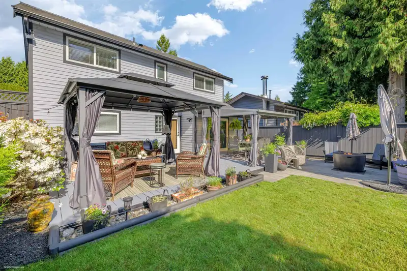 11970 STAPLES CRESCENT - photo 4 of 39