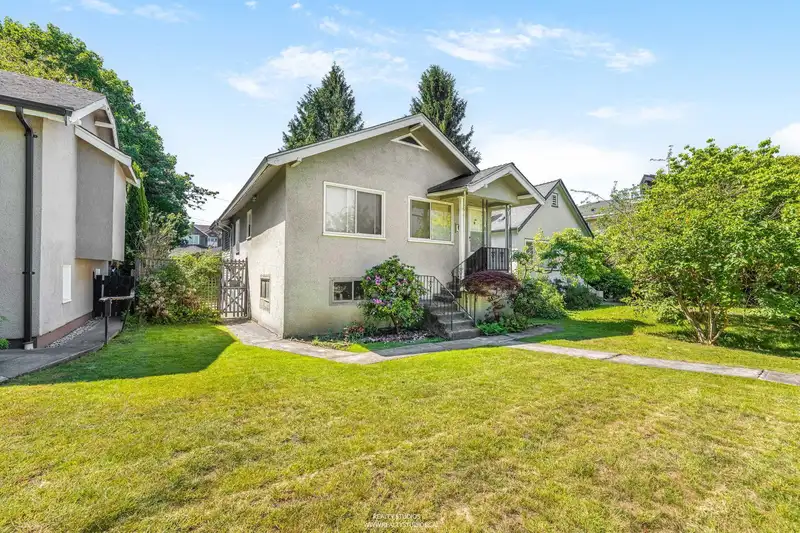 20 W KING EDWARD AVENUE - photo 2 of 14