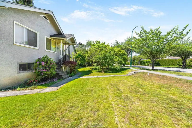 20 W KING EDWARD AVENUE - photo 4 of 14