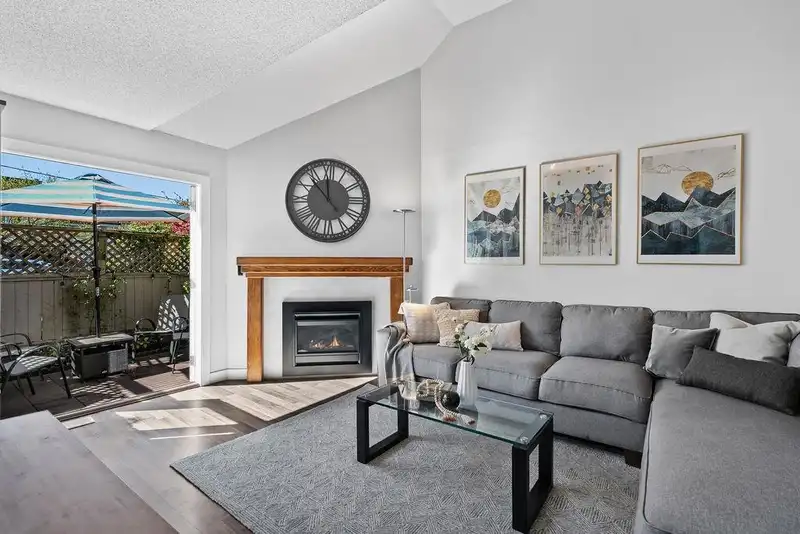 26 230 W 15TH STREET - photo 1 of 35