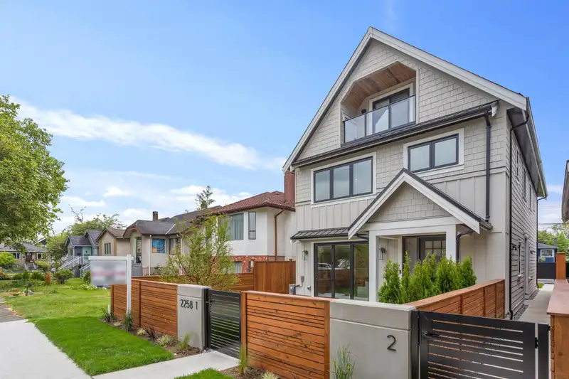 2 2258 NAPIER STREET - photo 1 of 36
