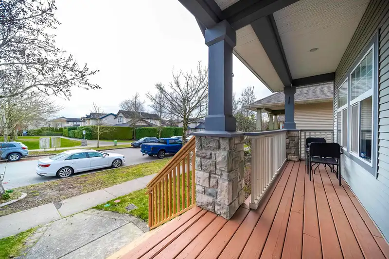 18875 69 AVENUE - photo 4 of 37