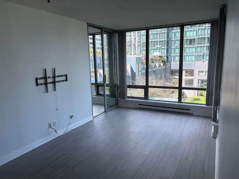 502 1200 W GEORGIA STREET - photo 3 of 10