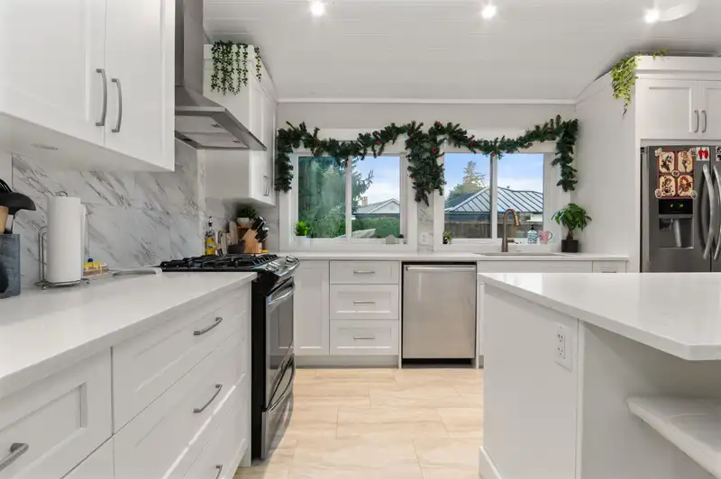 46022 CLARKE DRIVE - photo 3 of 38
